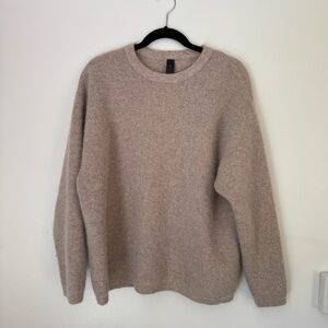 Lululemon Men’s Alpaca blend Pull over sweater size Large